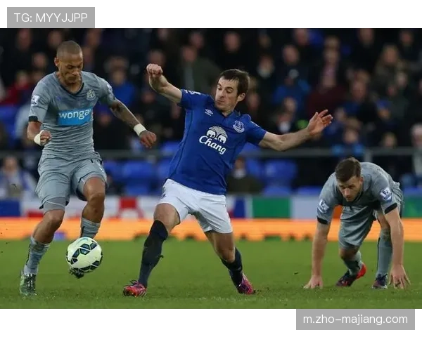 埃弗顿主场两连胜稳居中游 霍尔与塔尔科夫斯基建功